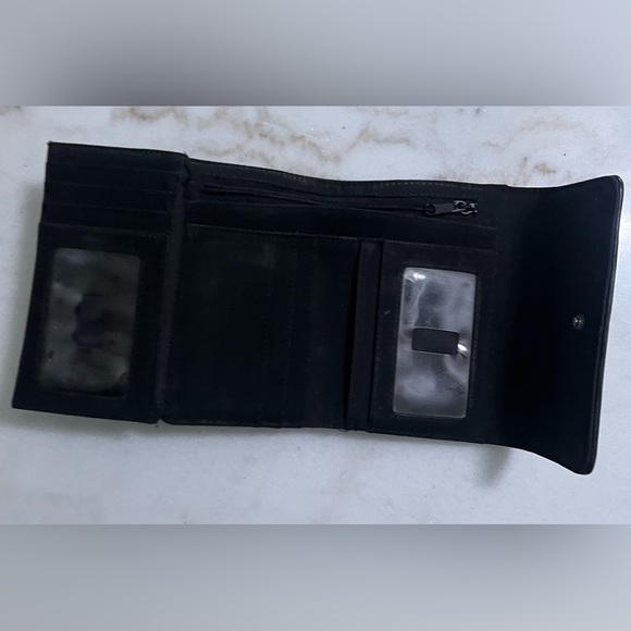 Tommy Hilfiger Black And cream Plaid Trifold Women’s Wallet With Card Holders - Picture 4 of 9